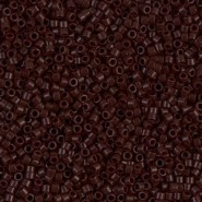Miyuki delica Perlen 15/0 - Opaque chocolate brown DBS-734